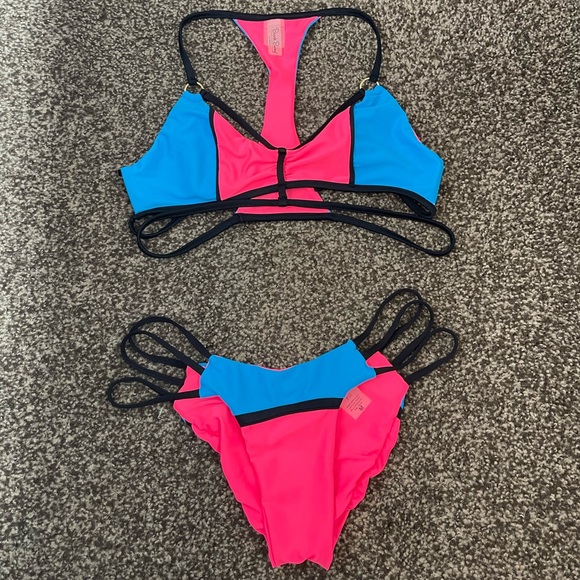 New! Beach Bunny color block two piece swimsuit - Picture 1 of 6